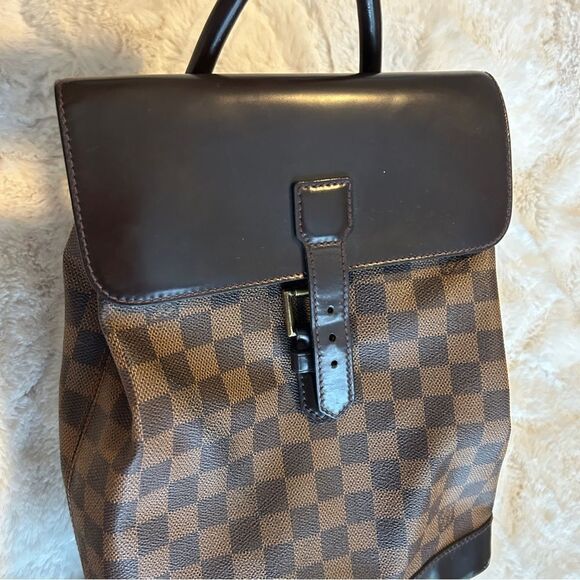 AUTHENTIC Louis Vuitton Damier Ebene
Soho backpack main image 8